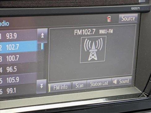 Used 2016 Toyota Corolla LE image 12