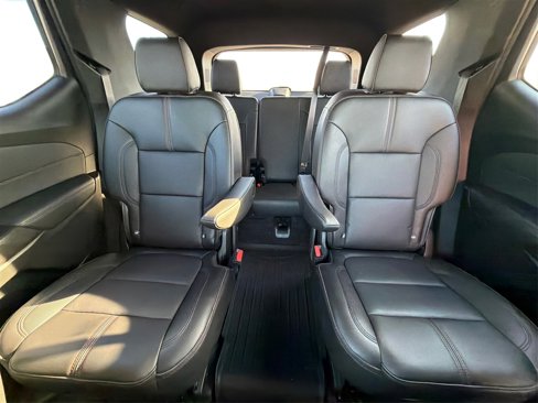 Used 2023 Chevrolet Traverse RS image 37