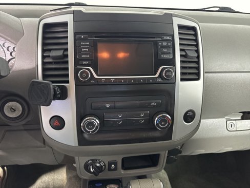Used 2016 Nissan Frontier SV image 16
