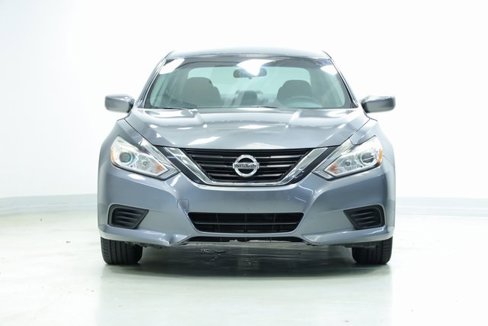 Used 2017 Nissan Altima 2.5 S w/ Power Driver Seat Package image 2