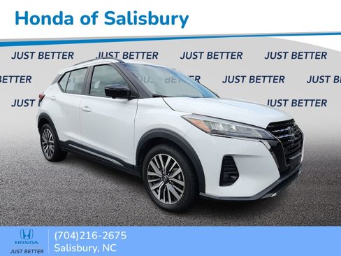 Used 2024 Nissan Kicks SR image 1