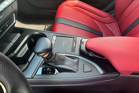 Used 2019 Lexus UX 200 image 15