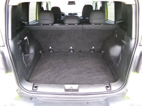 Used 2018 Jeep Renegade Latitude image 11