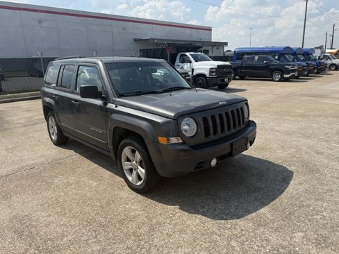 Used 2017 Jeep Patriot Latitude image 3