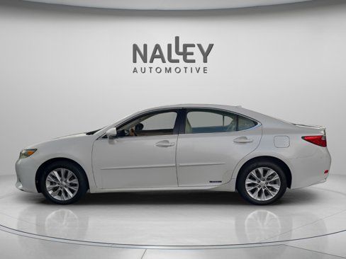 Used 2013 Lexus ES 300h image 2