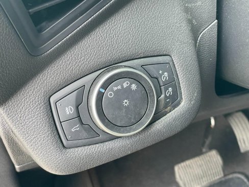 Used 2018 Ford Escape SE image 18