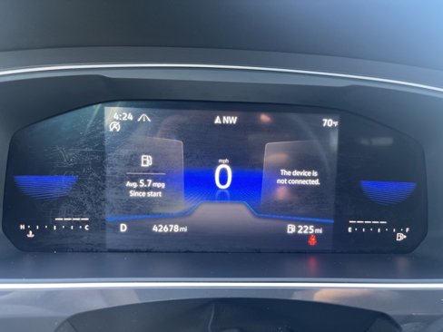 Certified 2022 Volkswagen Tiguan SE w/ Panoramic Sunroof Package image 16