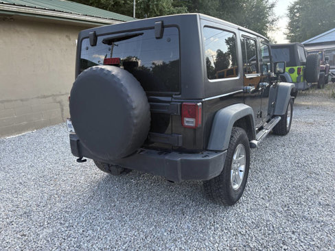 Used 2011 Jeep Wrangler Unlimited Rubicon w/ Dual Top Group image 7