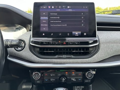Certified 2022 Jeep Compass Latitude image 22