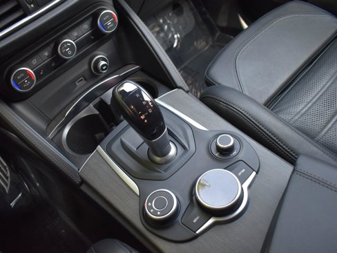 Used 2018 Alfa Romeo Stelvio Ti Sport image 26