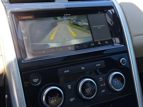 Used 2020 Land Rover Discovery HSE image 31