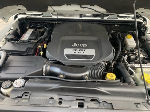 Used 2012 Jeep Wrangler Unlimited Sahara w/ Connectivity Group image 14