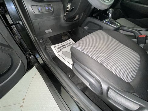 Used 2022 Hyundai Kona SE image 12
