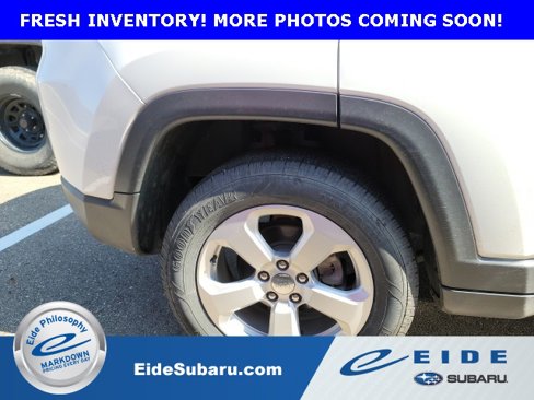 Used 2019 Jeep Compass Latitude w/ Cold Weather Group image 11