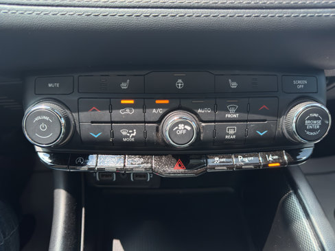 Used 2022 Dodge Durango GT image 25