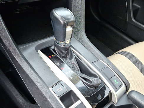 Used 2020 Honda Civic Touring image 16
