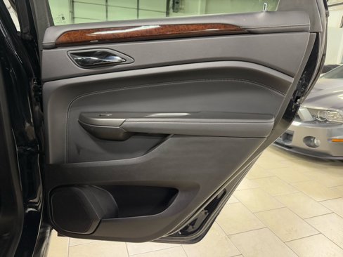 Used 2012 Cadillac SRX Luxury image 30