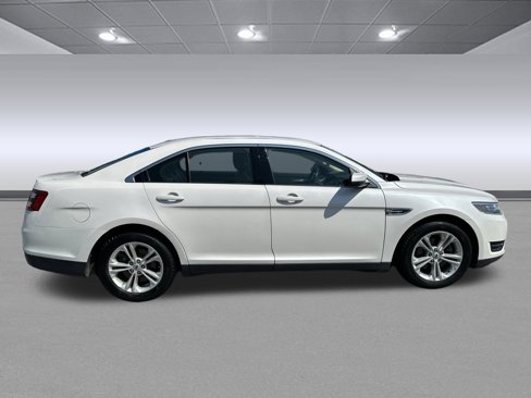 Used 2018 Ford Taurus SEL w/ Equipment Group 201A image 4
