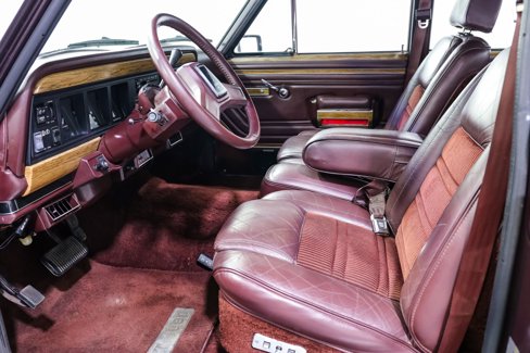 Used 1989 Jeep Grand Wagoneer image 14