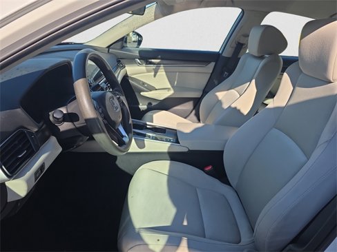Used 2018 Honda Accord LX image 9