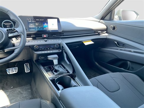New 2025 Hyundai Elantra SEL image 22