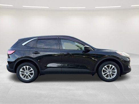 Used 2020 Ford Escape SE image 6