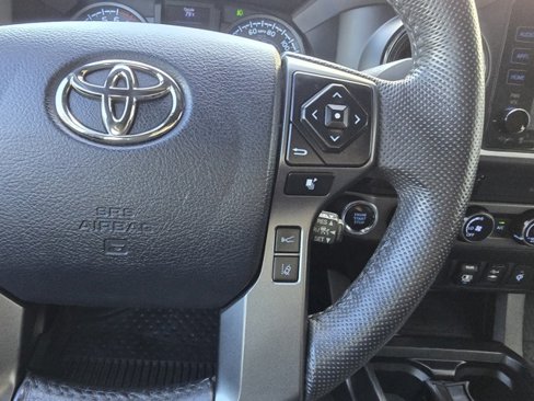 Used 2018 Toyota Tacoma TRD Sport image 29