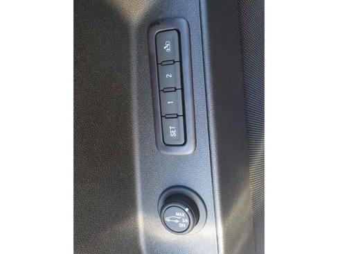 Used 2021 Chevrolet Equinox Premier image 12