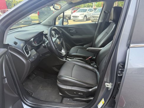Used 2019 Chevrolet Trax LT w/ LT Convenience Package image 8