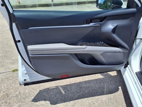 Used 2023 Toyota Camry LE image 17