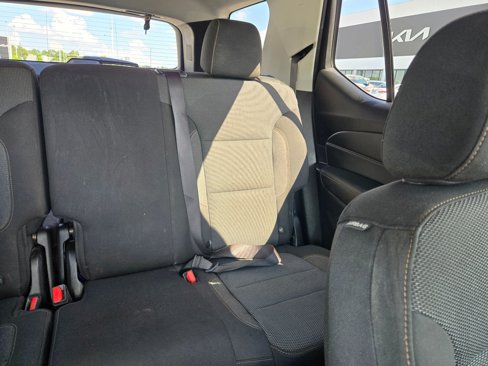 Used 2021 Chevrolet Traverse LS image 14