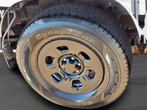 Used 2024 Nissan Frontier S w/ Technology Package image 32