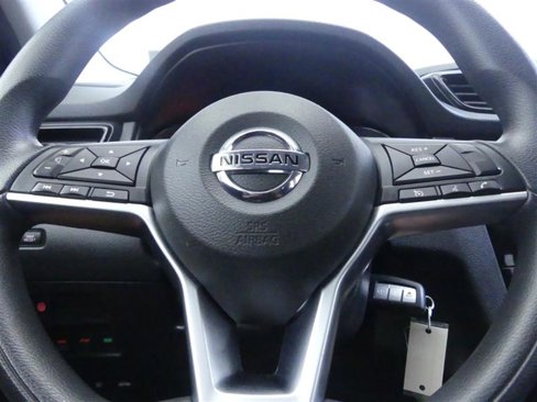 Used 2021 Nissan Rogue Sport S image 17