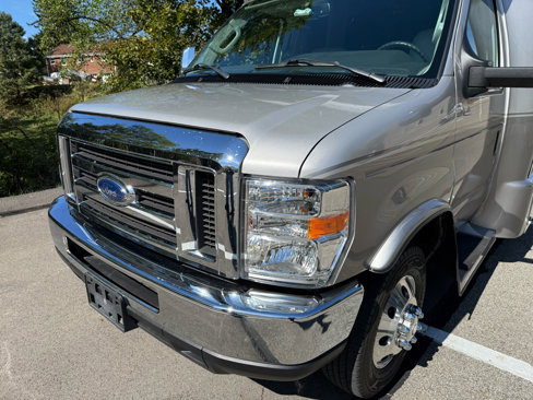 Used 2019 Ford E-450 and Econoline 450 Super Duty w/ Motorhome Prep Package image 9