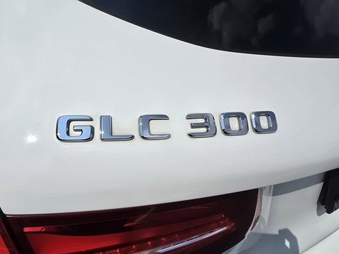 Used 2019 Mercedes-Benz GLC 300 4MATIC image 14