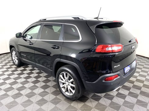 Used 2018 Jeep Cherokee Limited image 10