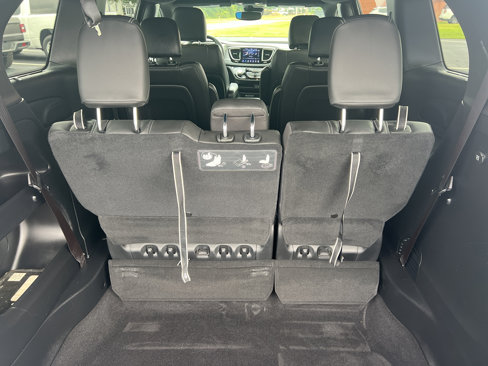 Certified 2020 Chrysler Pacifica Touring-L w/ Advanced Safetytec Group image 20