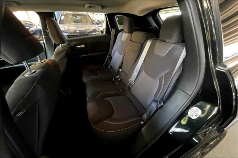 Used 2015 Jeep Cherokee Latitude image 19
