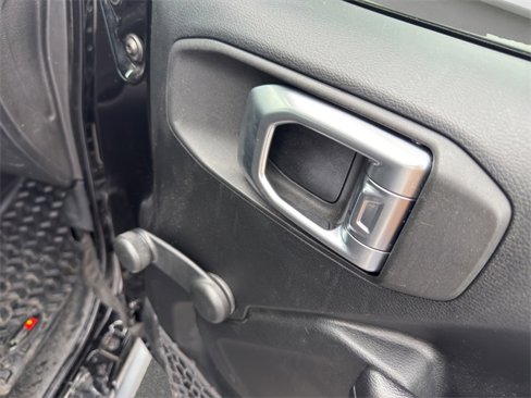 Used 2018 Jeep Wrangler Unlimited Sport image 16
