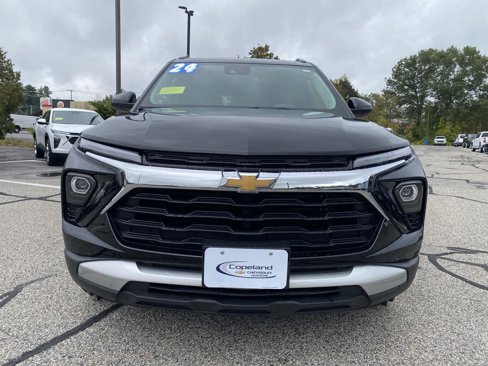 Used 2024 Chevrolet TrailBlazer LT image 2