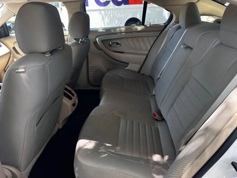 Used 2018 Ford Taurus SE image 10