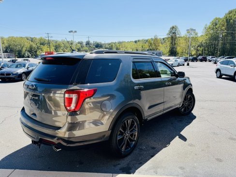 Used 2019 Ford Explorer XLT w/ Equipment Group 202A image 4