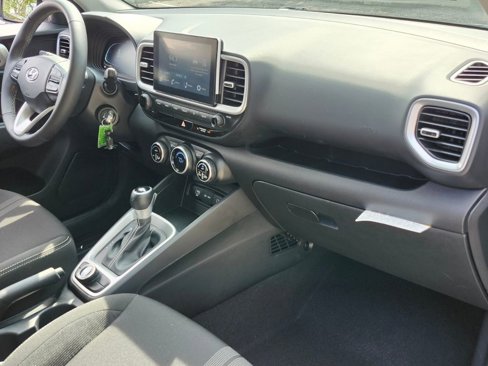 Used 2023 Hyundai Venue SEL image 16