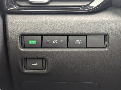 Used 2020 Nissan Sentra SV image 18