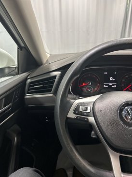 Used 2019 Volkswagen Jetta S image 25