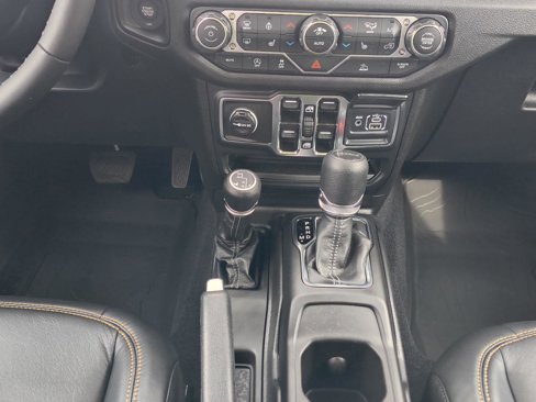 New 2025 Jeep Gladiator Sport image 14