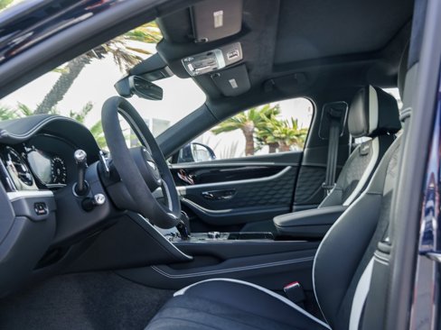 New 2025 Bentley Flying Spur Plug-In Hybrid image 2