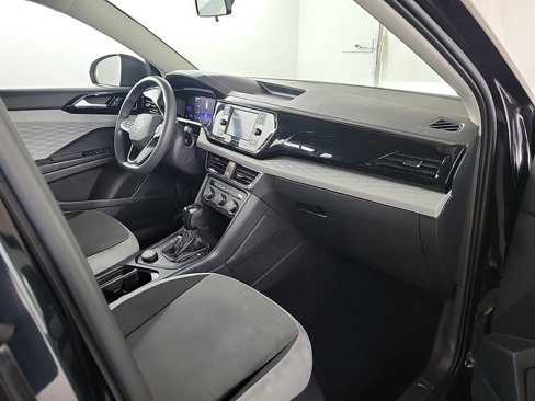Used 2022 Volkswagen Taos S image 9