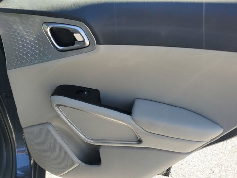 Used 2023 Kia Soul LX image 36