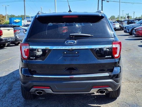 Used 2018 Ford Explorer XLT w/ Equipment Group 202A image 5